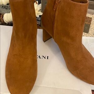 #85 Alfani Step Flex sz 8 Cognac Suede Ankle heel Boots NWOT